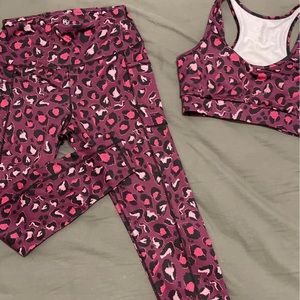 Adrienne vittadini women youga outfit